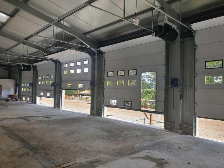 Nous installons tous types de stores.